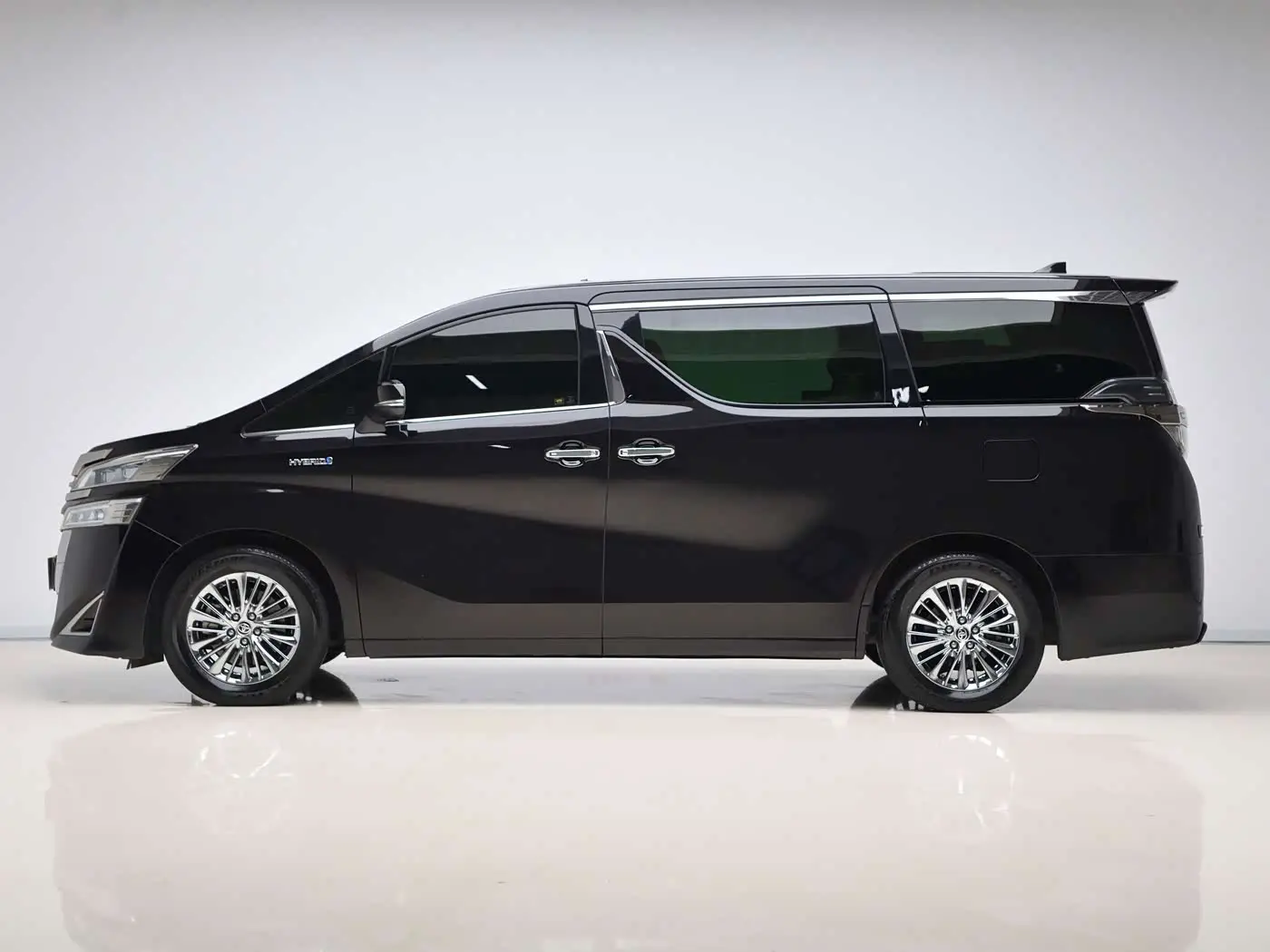 Toyota Vellfire 2020 — Фото 7/20