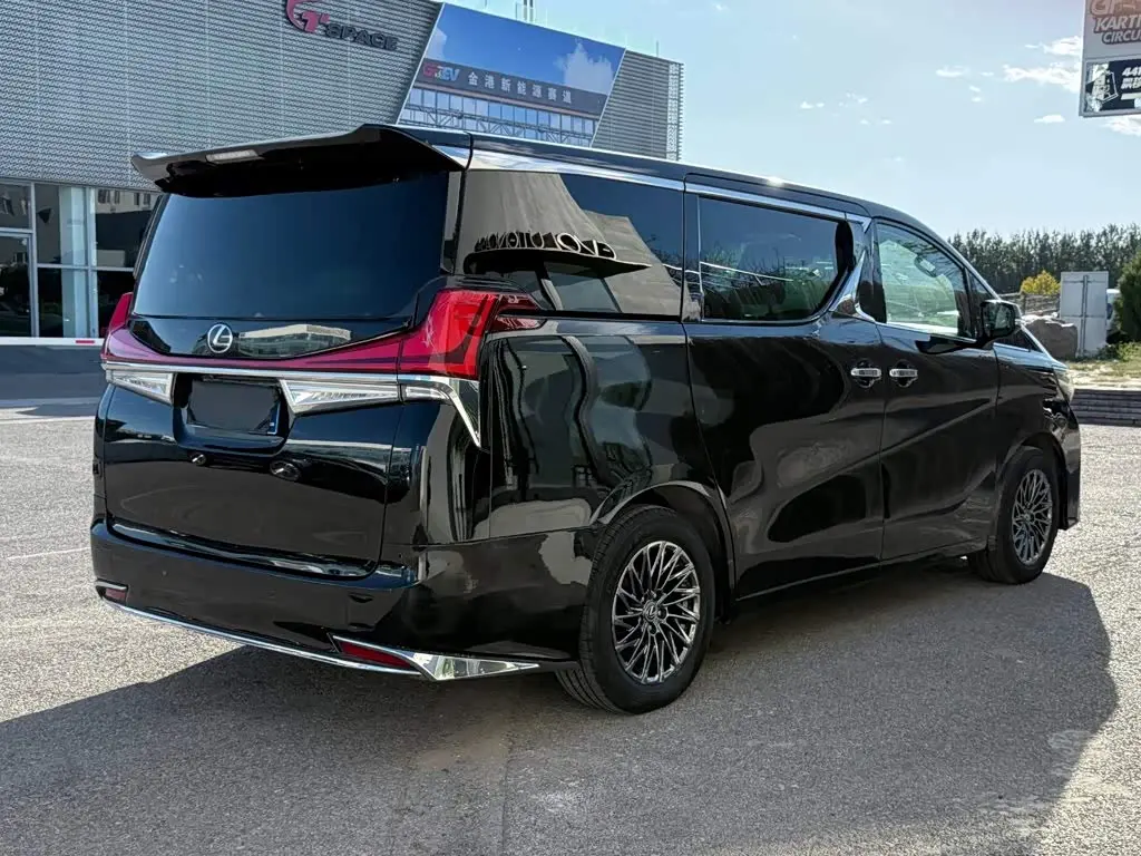 Toyota Vellfire 2020 — Photo 7/20