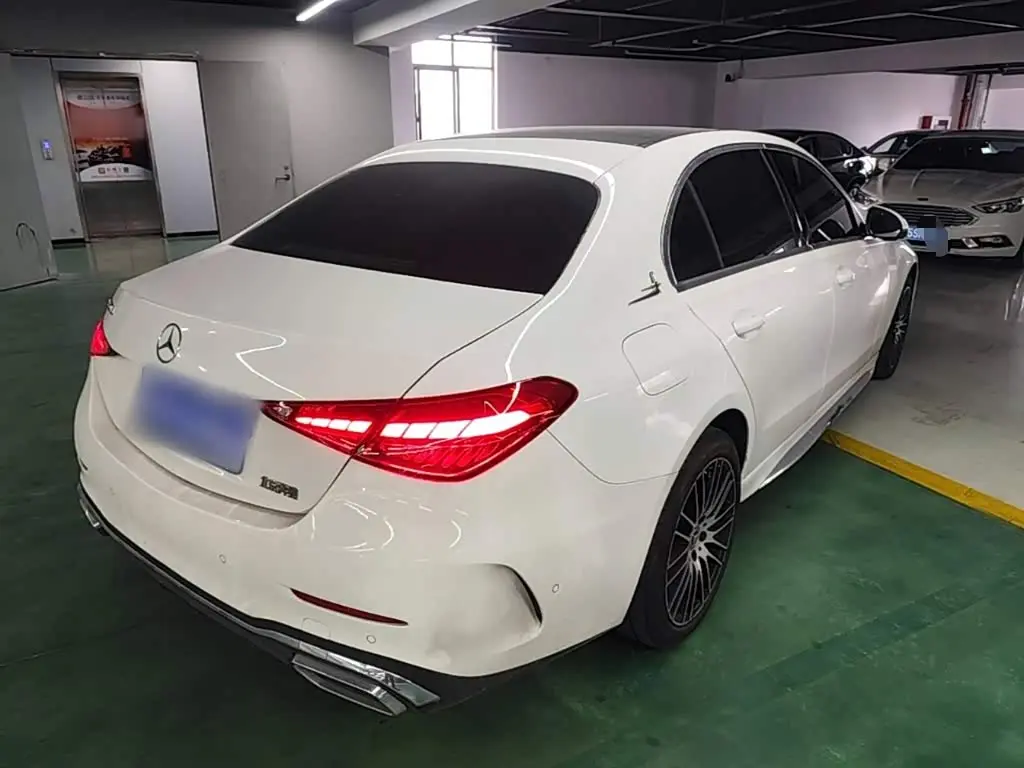 Mercedes-Benz C-Class 2025 — Фото 6/19
