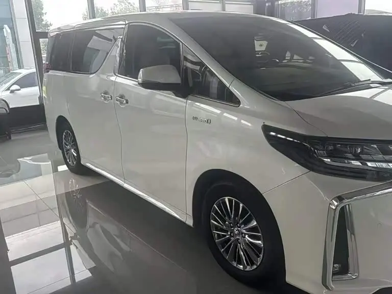 Toyota Alphard 2022 — Photo 3/9