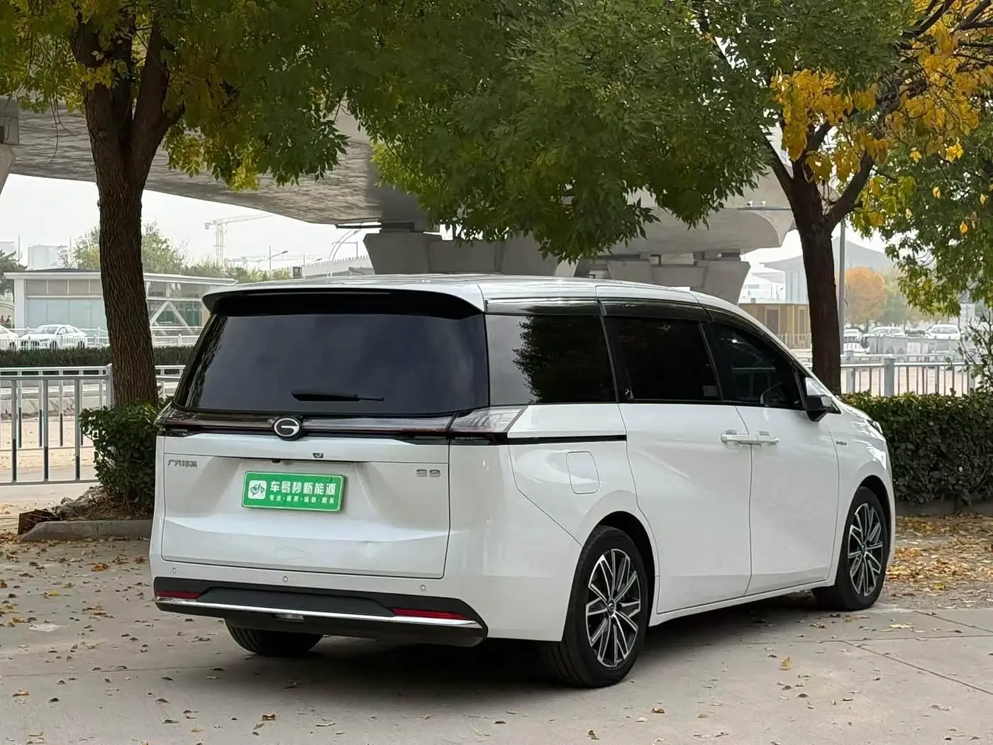 GAC Trumpchi Trumpchi E8 NEV 2024 — Photo 4/9