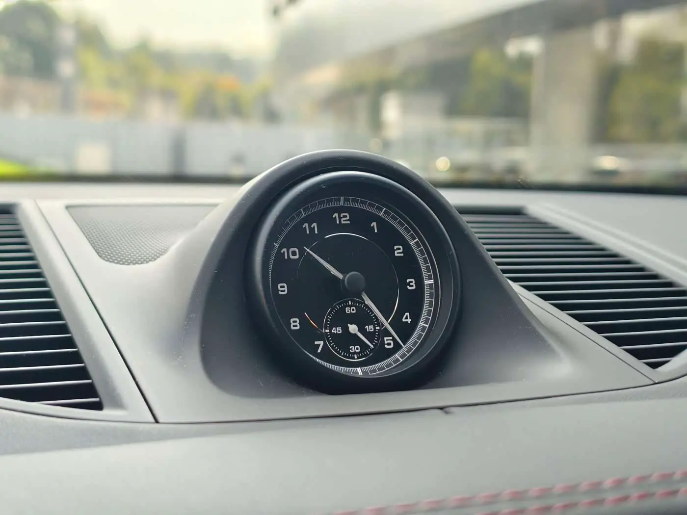 Porsche Macan 2024 — Photo 11/18