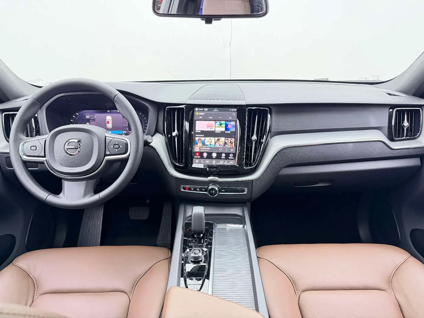 Volvo XC60 2023 — Фото 5/12