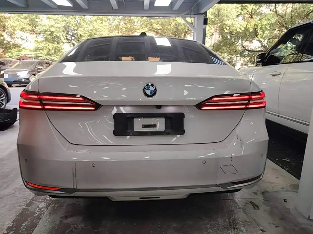 BMW 5 Series 2024 — Photo 5/19
