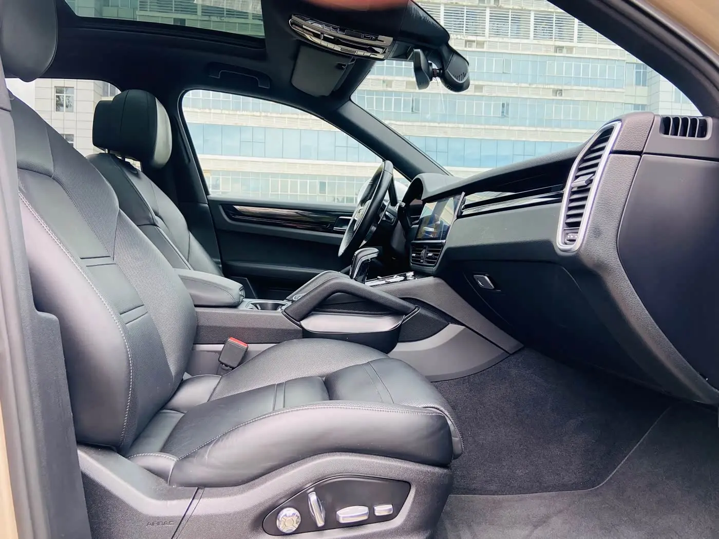 Porsche Cayenne 2019 — Фото 15/20
