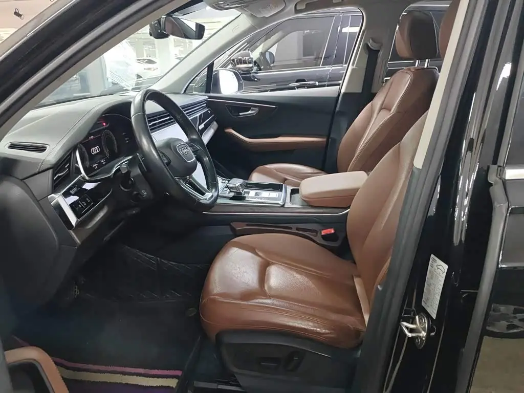 Audi Q7 2023 — Photo 11/20