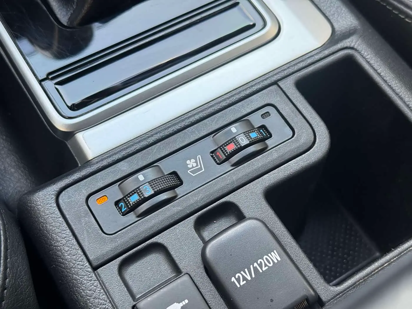 Toyota Prado 2019 — Photo 19/20