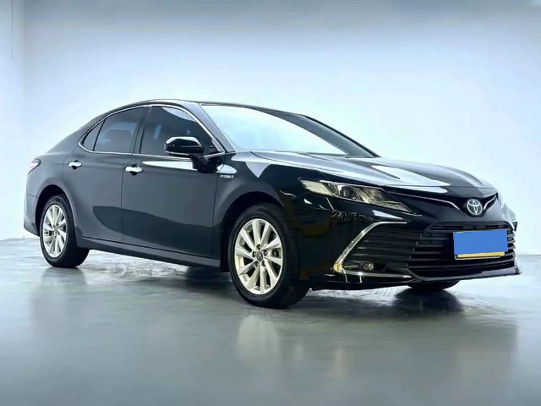 Toyota Camry 2024 — ფოტო 3/16