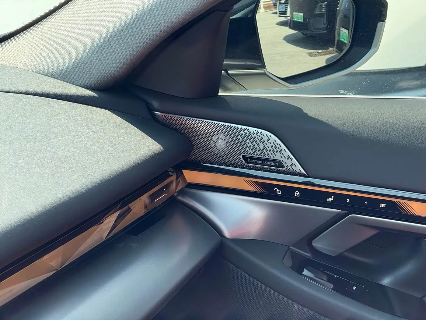 BMW 5 Series 2025 — Photo 7/8