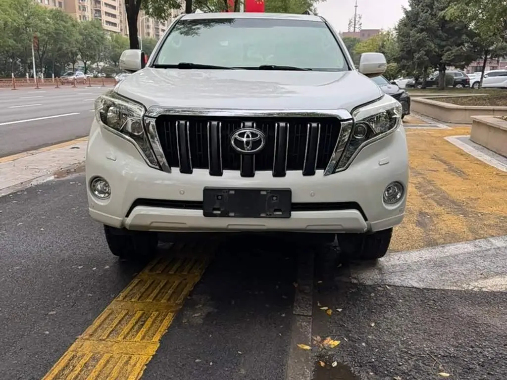 Toyota Prado 2016 — Photo 2/9