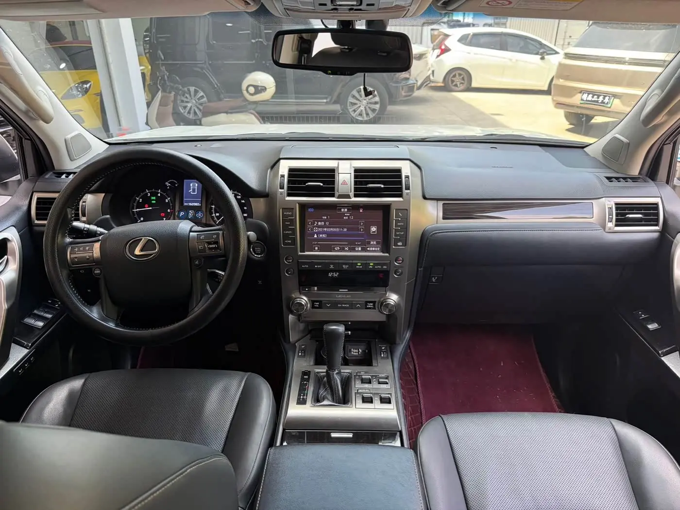 Lexus GX 2015 — Photo 9/17