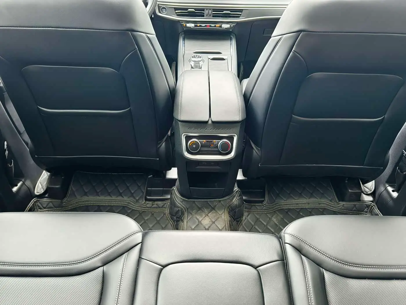 Ford Explorer 2025 — Фото 13/20
