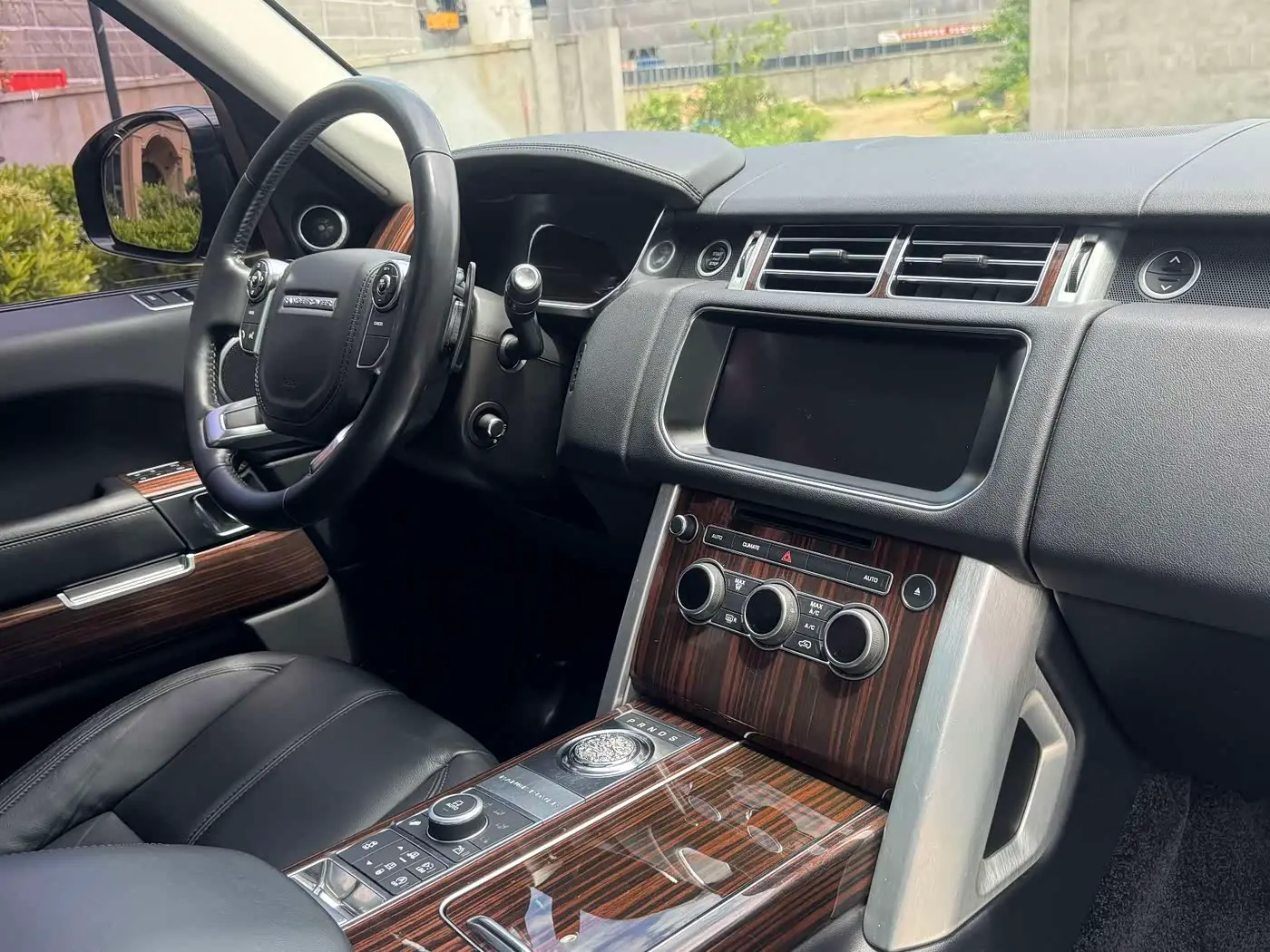 Land Rover Range Rover 2018 — Photo 11/15
