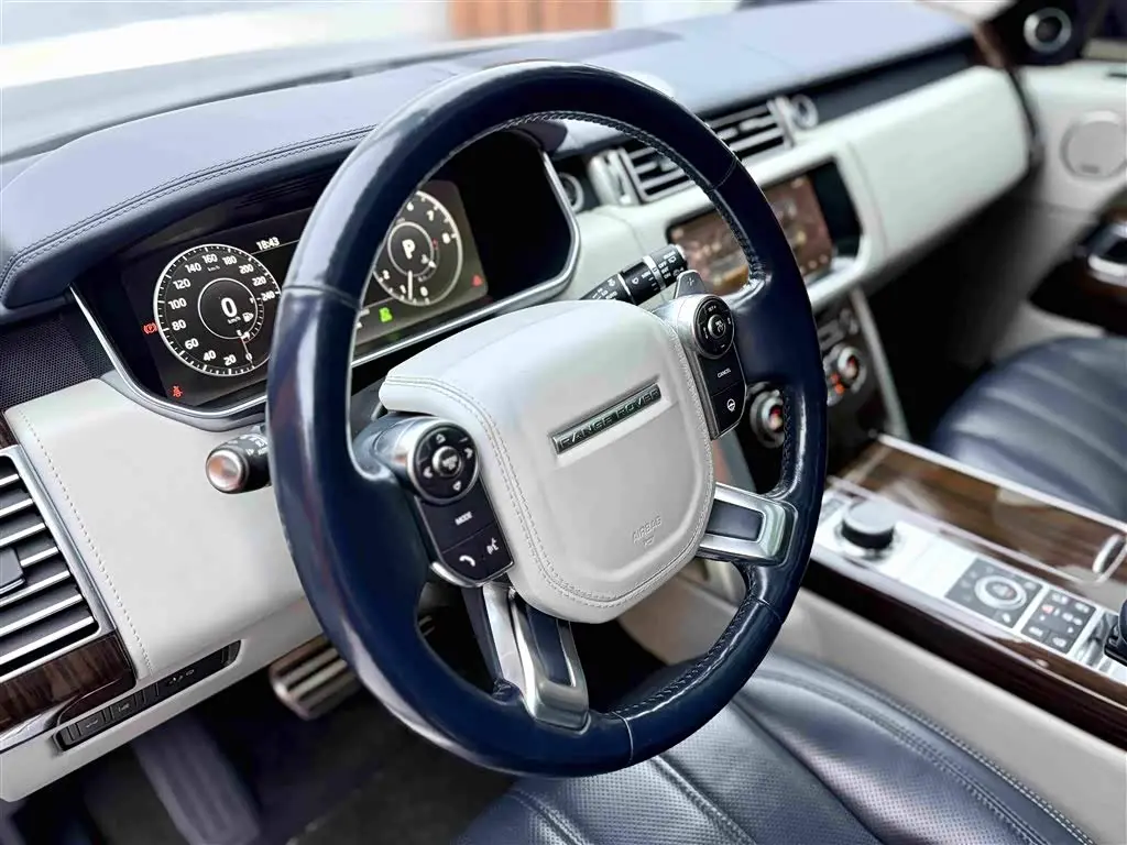 Land Rover Range Rover 2017 — Photo 10/20