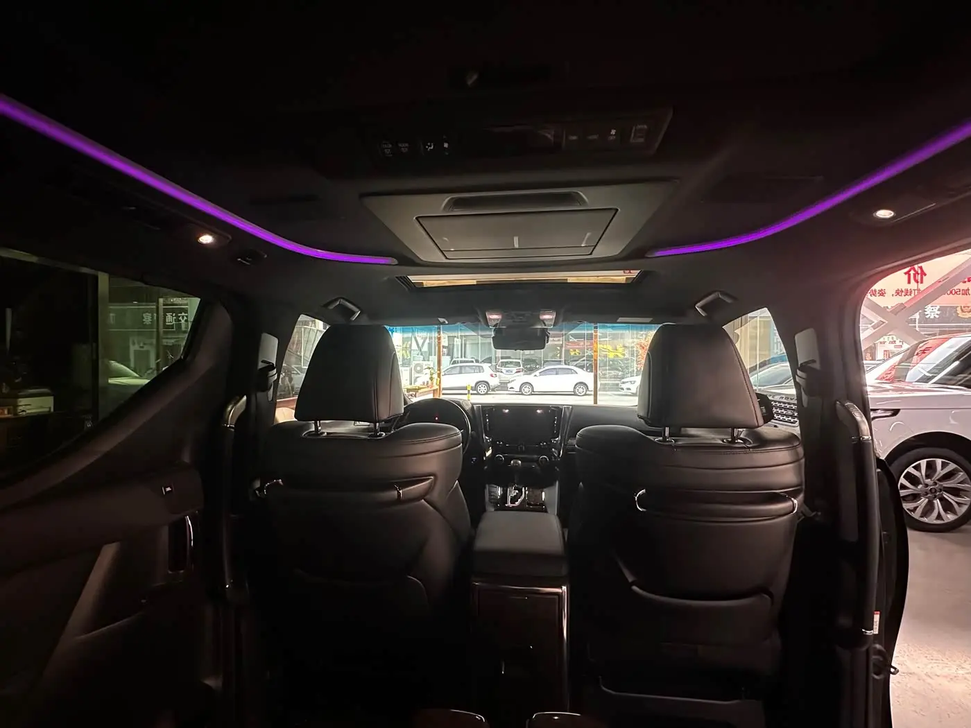 Toyota Vellfire 2021 — Photo 8/11