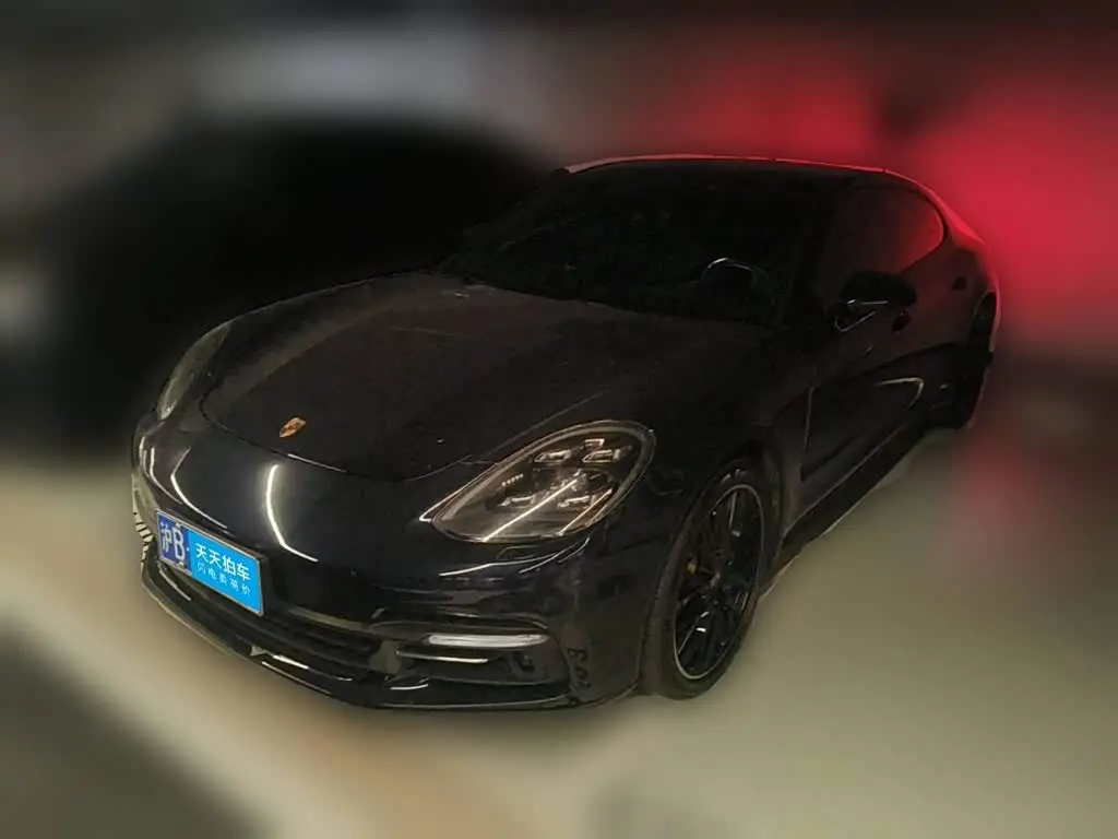 Porsche Panamera 2018 — Фото 1/12
