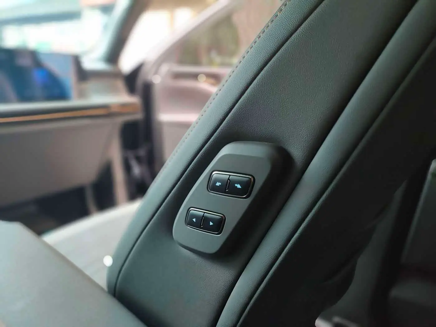 Ford Edge 2023 — Photo 12/17