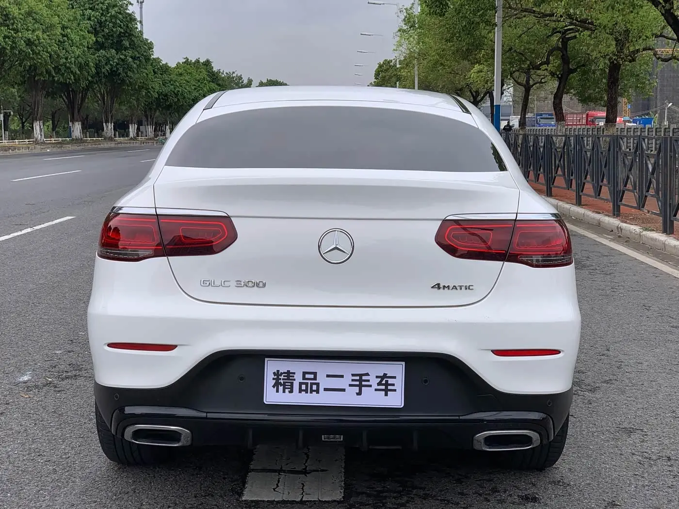 Mercedes-Benz GLC Coupe 2020 — Фото 5/20