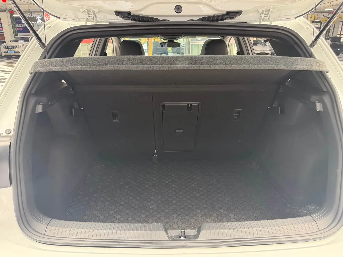 Volkswagen Golf 2022 — Photo 9/20