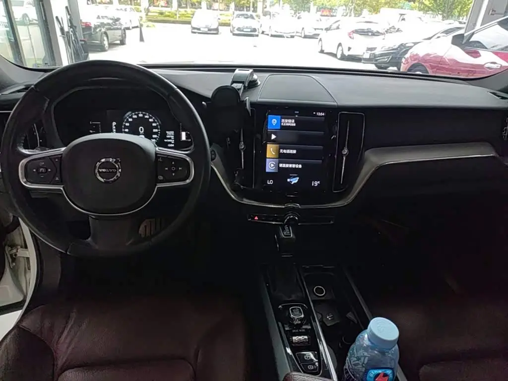 Volvo XC60 2020 — Фото 10/20