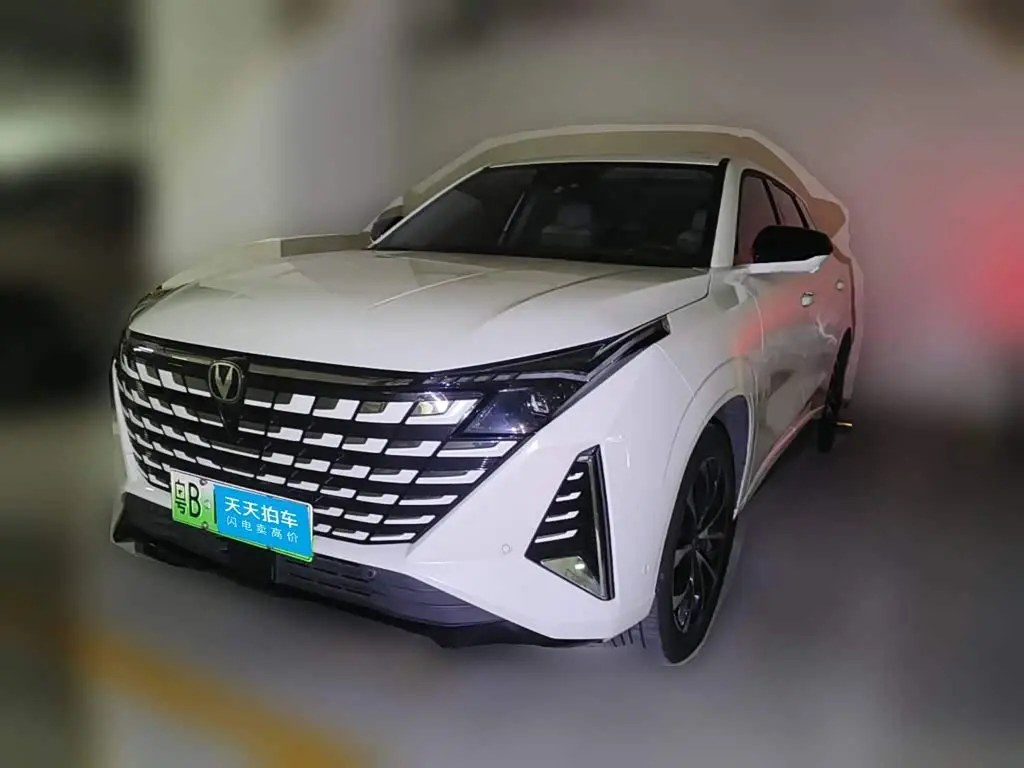 Changan UNI-Z New Energy 2025 — Photo 1/12