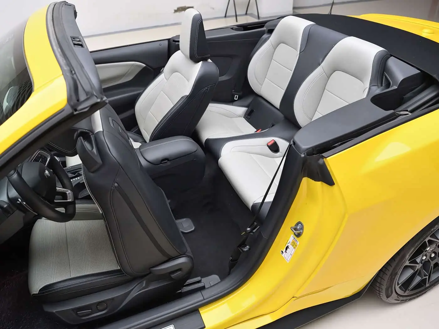 Ford Mustang 2024 — Photo 12/20