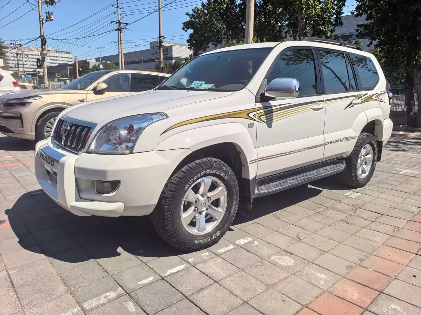 Toyota Prado 2010 — Photo 1/20