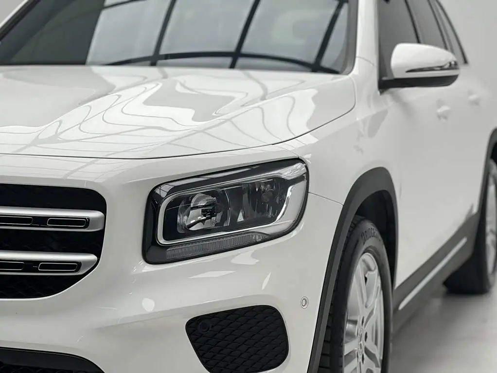 Mercedes-Benz GLB 2021 — Photo 5/20