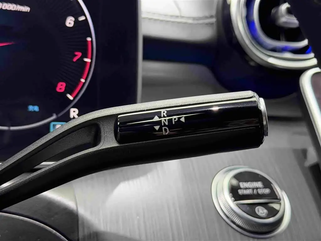 Mercedes-Benz C-Class 2023 — Фото 12/20