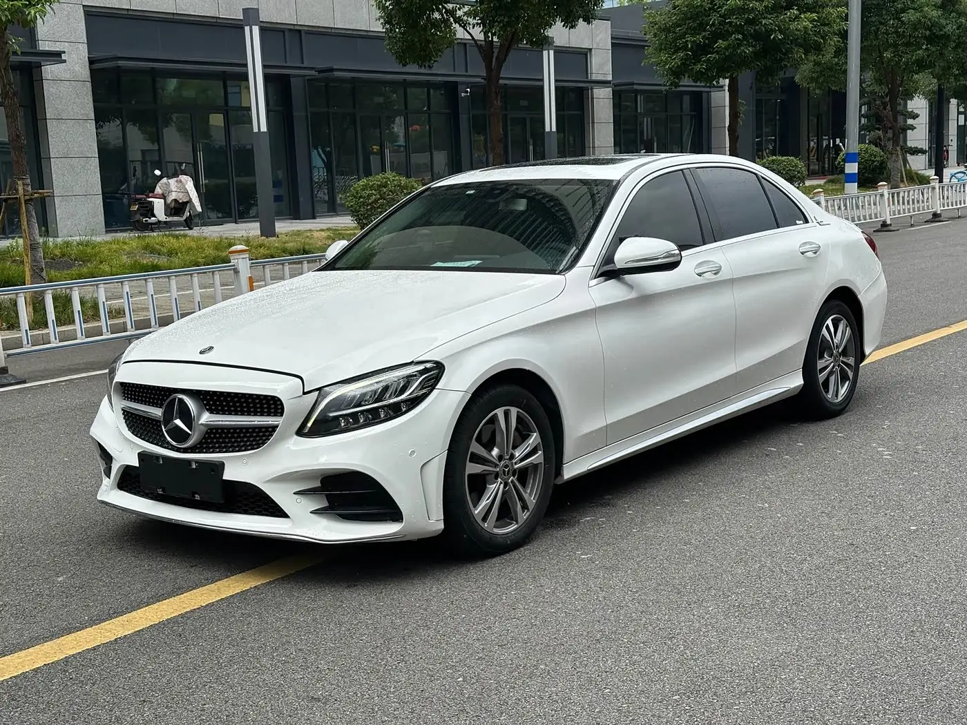 Mercedes-Benz C-Class 2019 — Фото 1/19