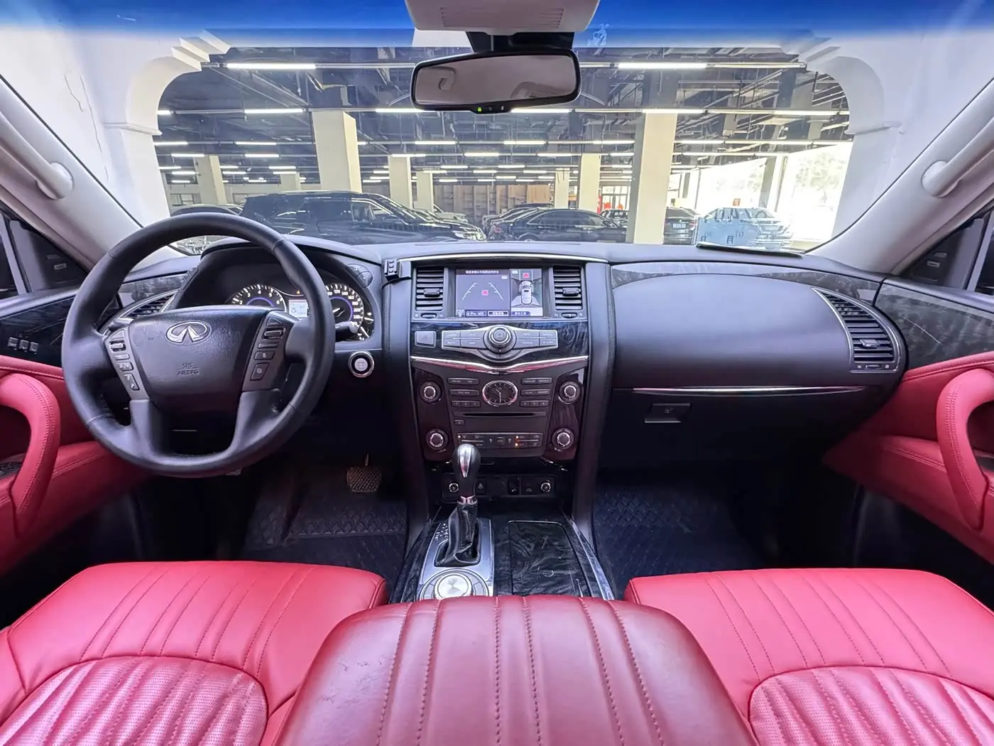 Infiniti QX80 2014 — Photo 14/17