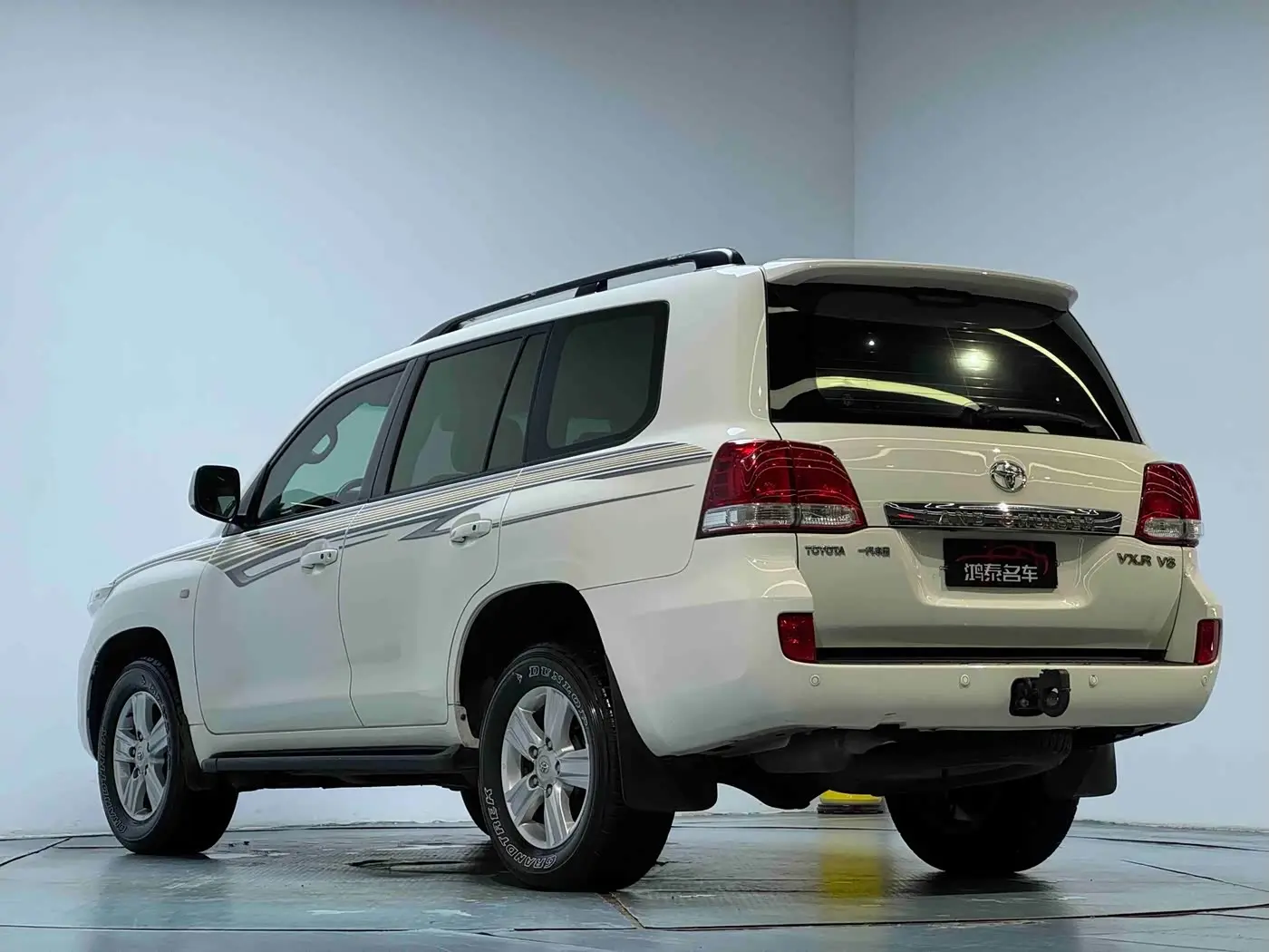 Toyota Land Cruiser 2010 — Photo 16/18