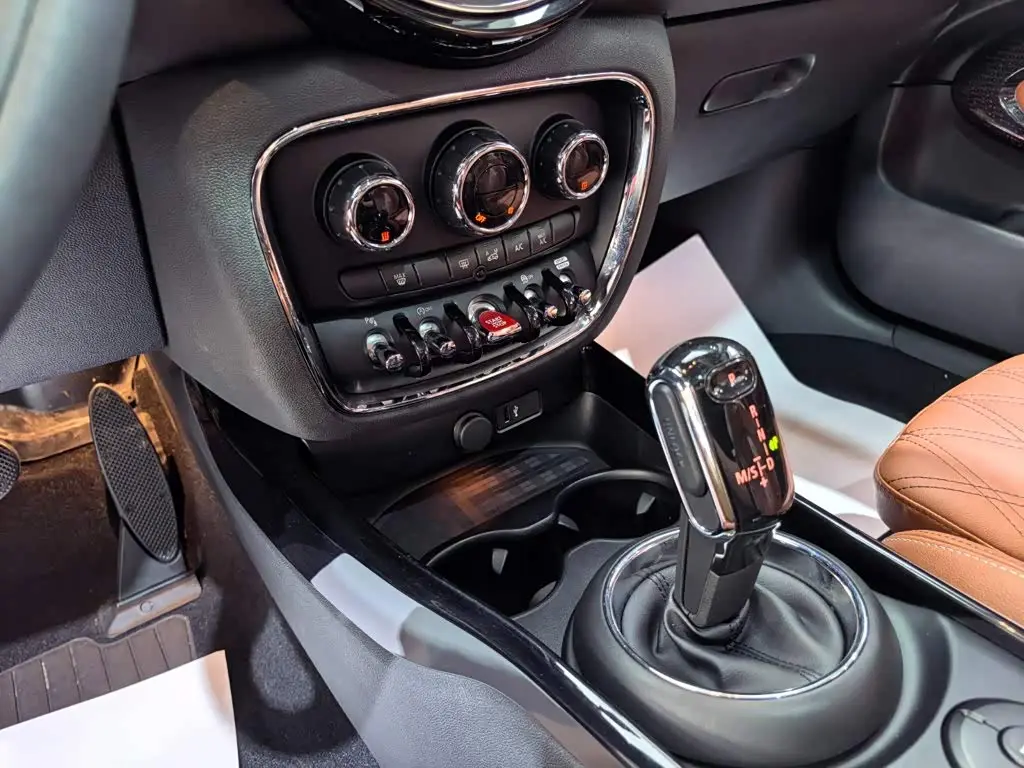 MINI CLUBMAN 2020 — Фото 10/20