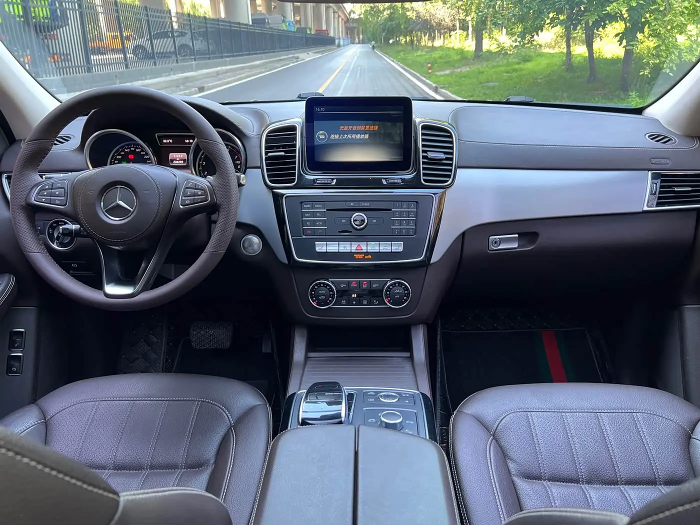 Mercedes-Benz GLS 2016 — Фото 14/20