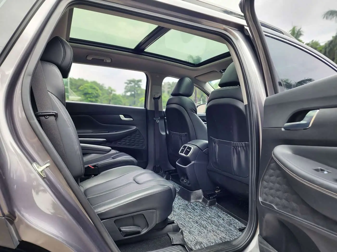 Hyundai Santa Fe 2019 — Фото 10/18