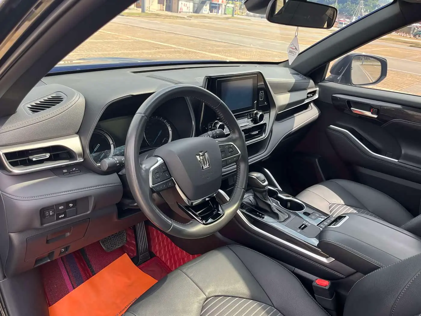 Toyota Crown Kluger 2024 — Photo 16/20