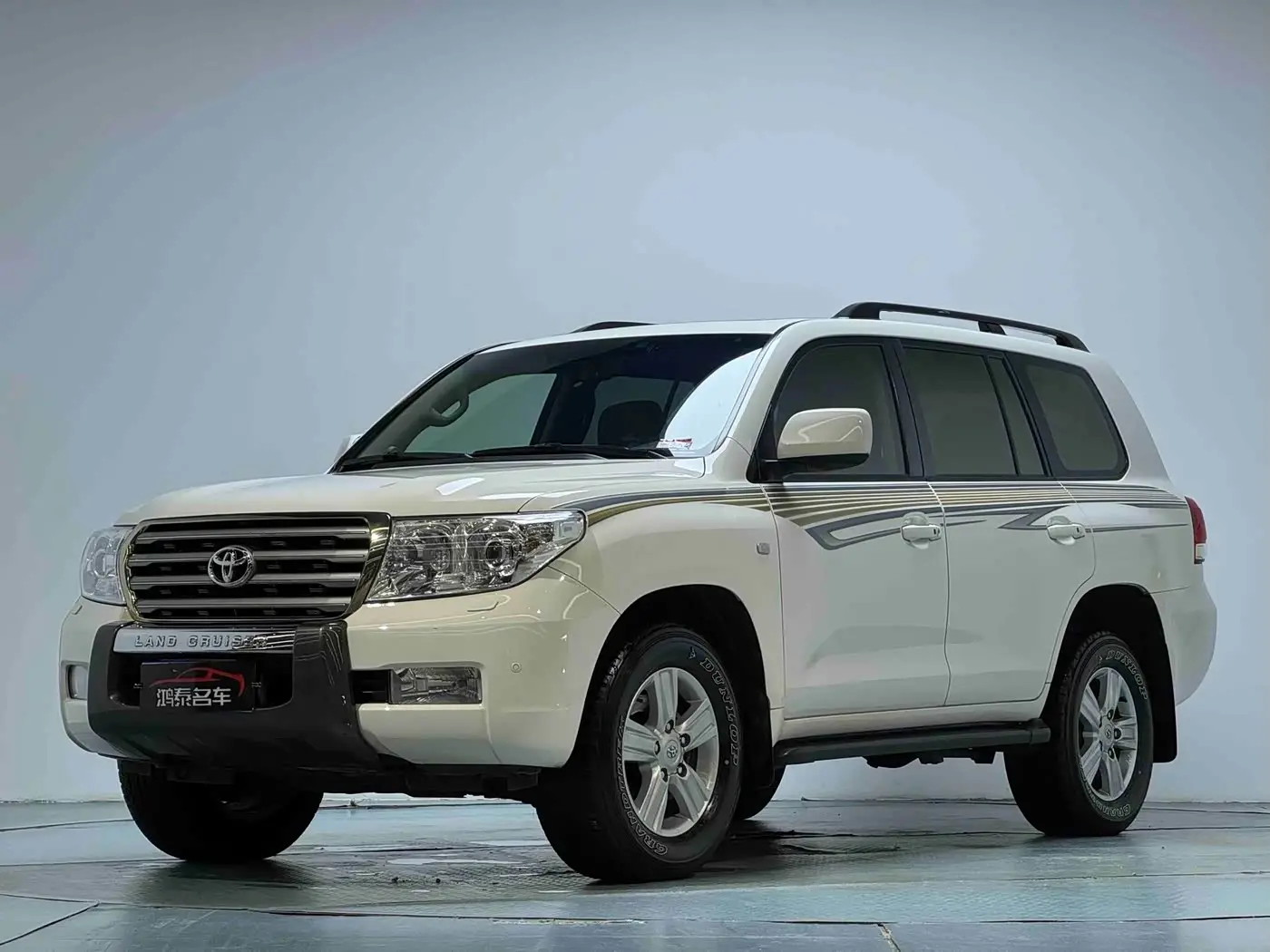 Toyota Land Cruiser 2010 — Photo 1/18