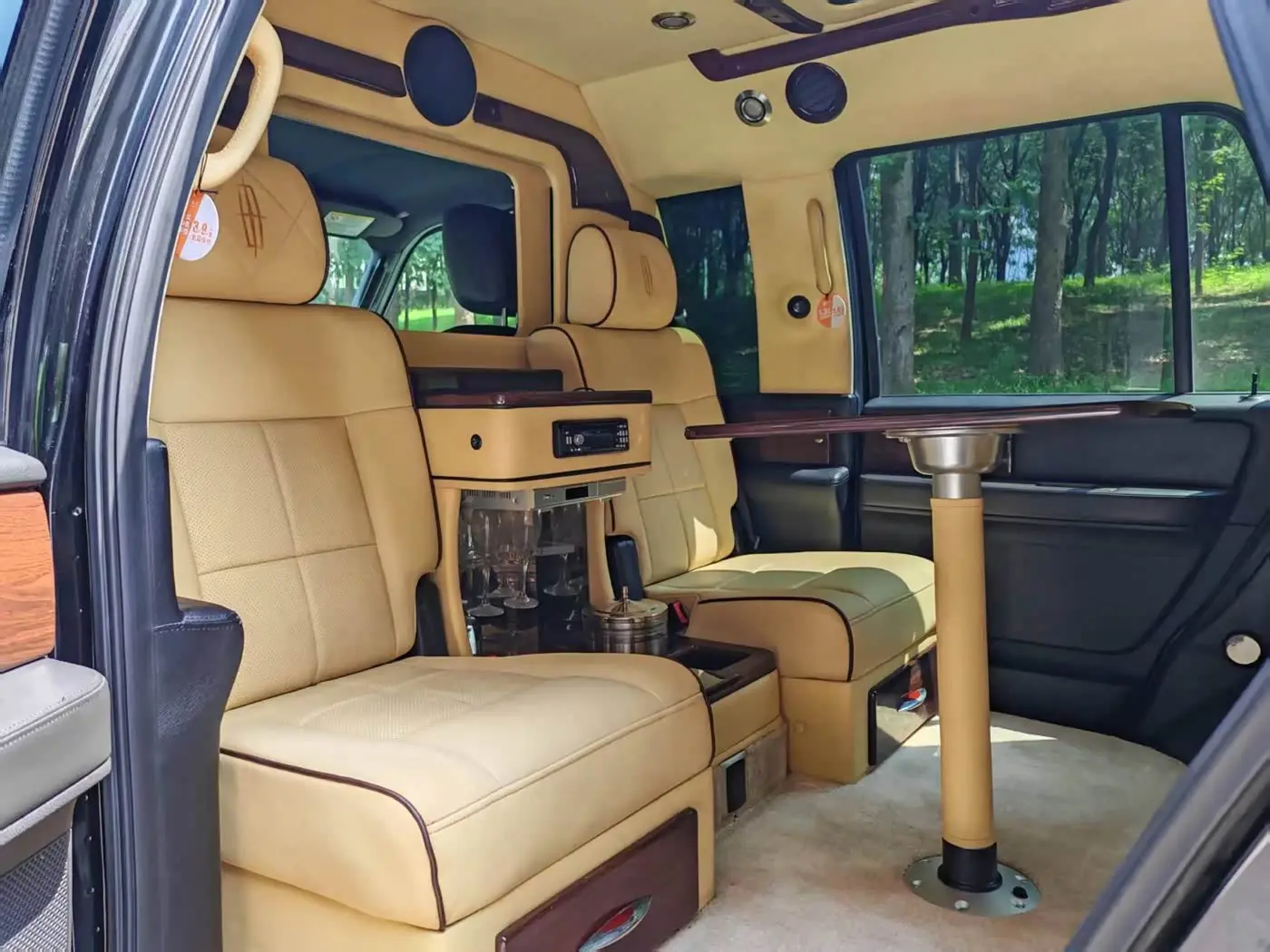Lincoln Navigator 2013 — Photo 7/17