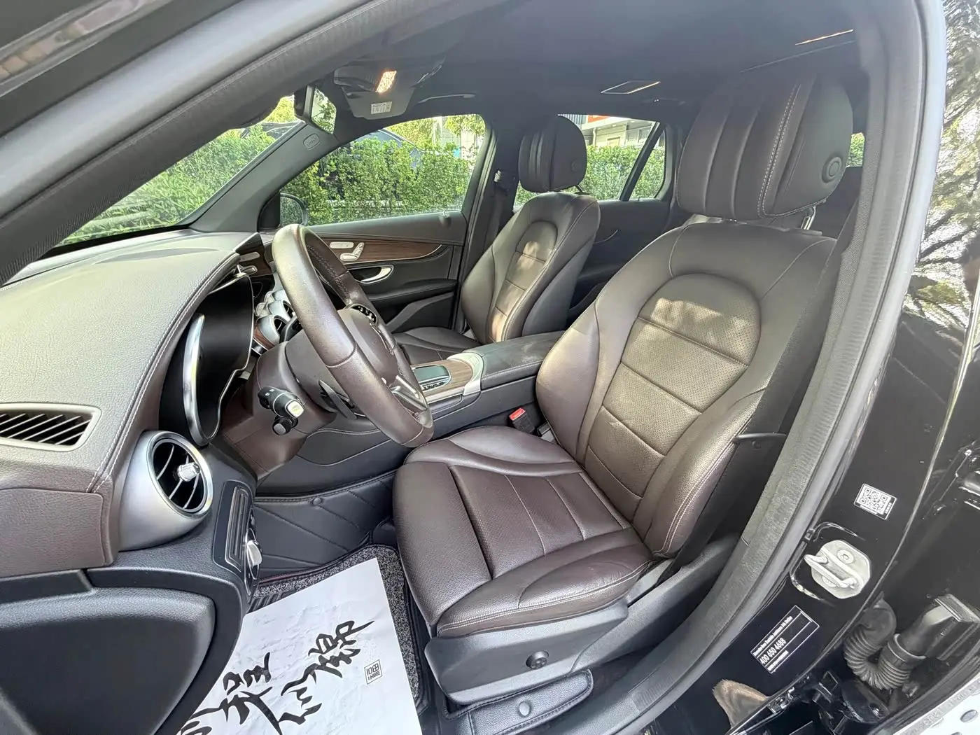 Mercedes-Benz GLC 2019 — Photo 10/20