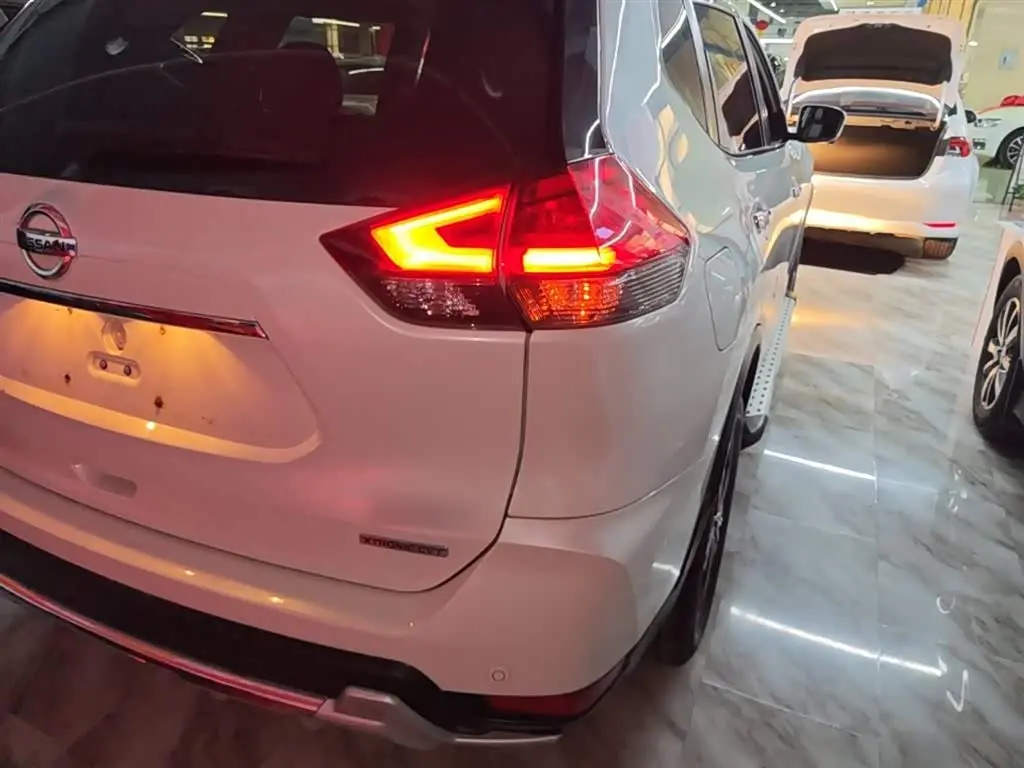 Nissan X-Trail 2018 — Şəkil 8/20