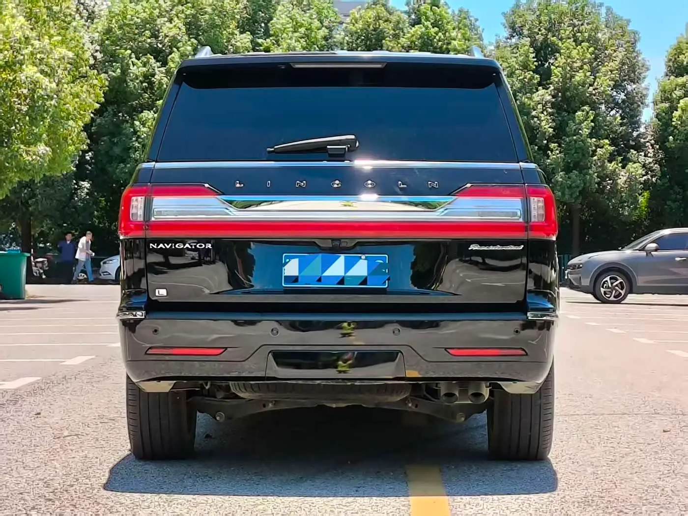 Lincoln Navigator 2021 — Photo 9/20