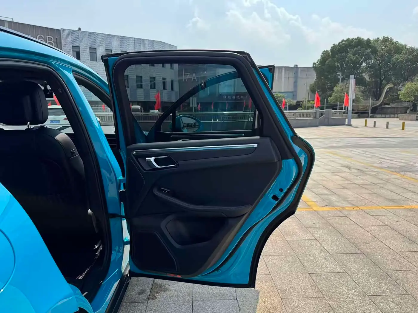Porsche Macan 2020 — ფოტო 19/20