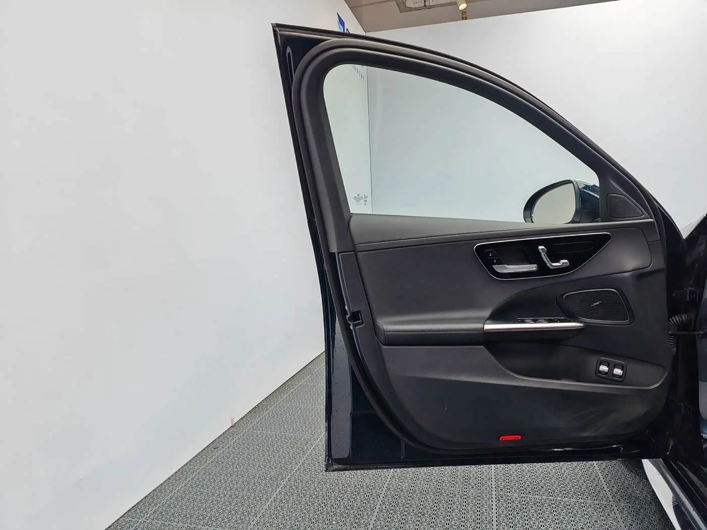 Mercedes-Benz C-Class New Energy 2024 — Фото 13/19