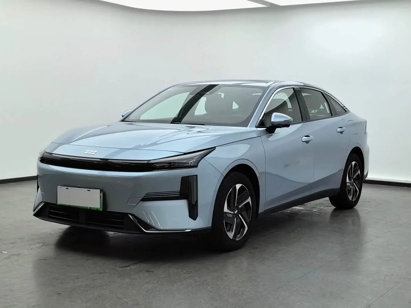 Geely Galaxy Galaxy L6 2025 — Фото 1/20