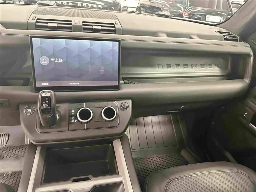 Land Rover Defender 2026 — Фото 10/20