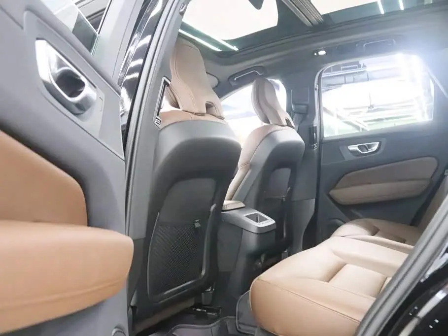 Volvo XC60 2024 — Фото 17/20