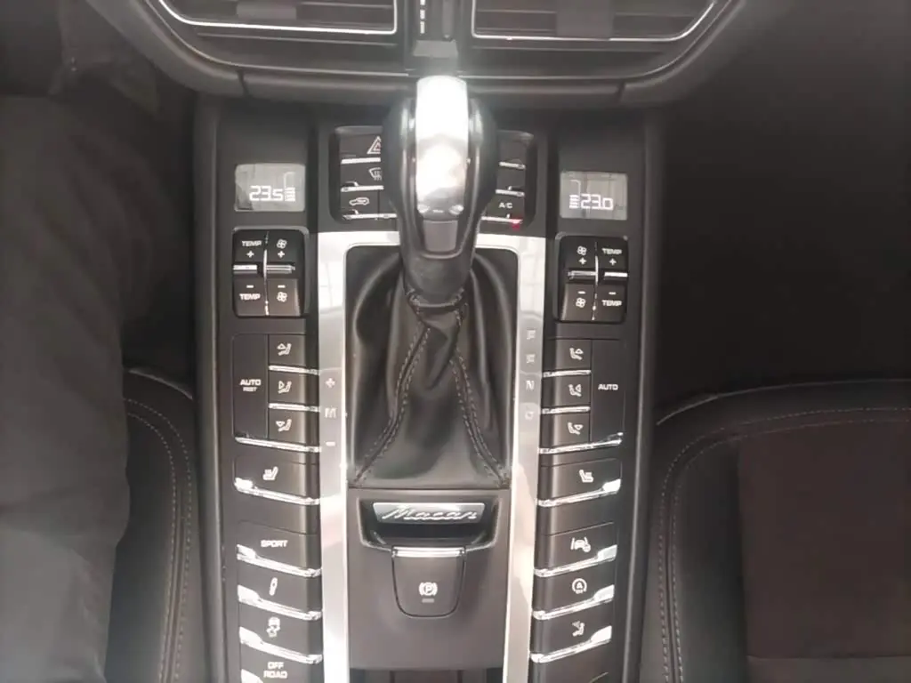 Porsche Macan 2019 — Photo 10/20