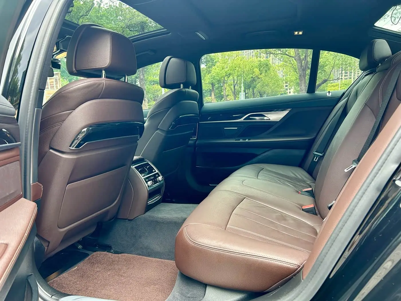 BMW 7 Series 2018 — Photo 6/9