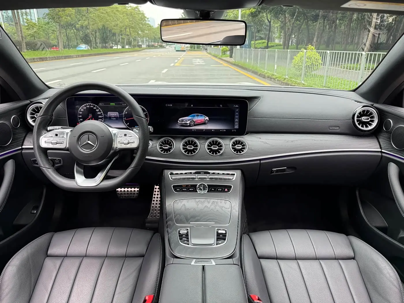 Mercedes-Benz E-Class 2020 — Photo 6/20