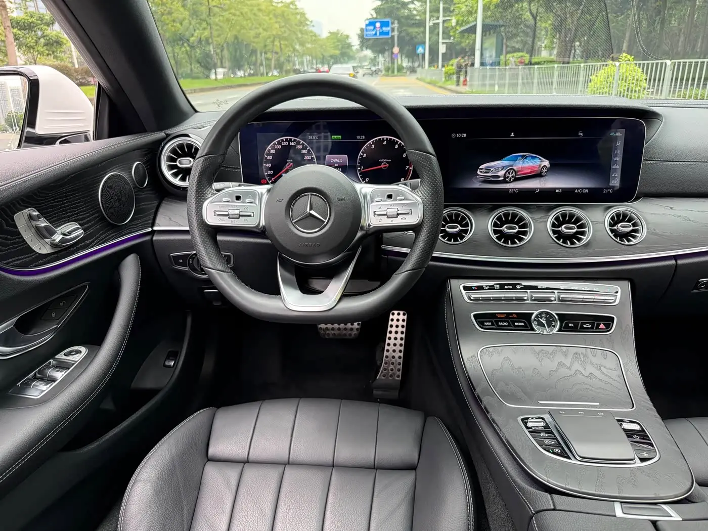 Mercedes-Benz E-Class 2020 — Photo 7/20
